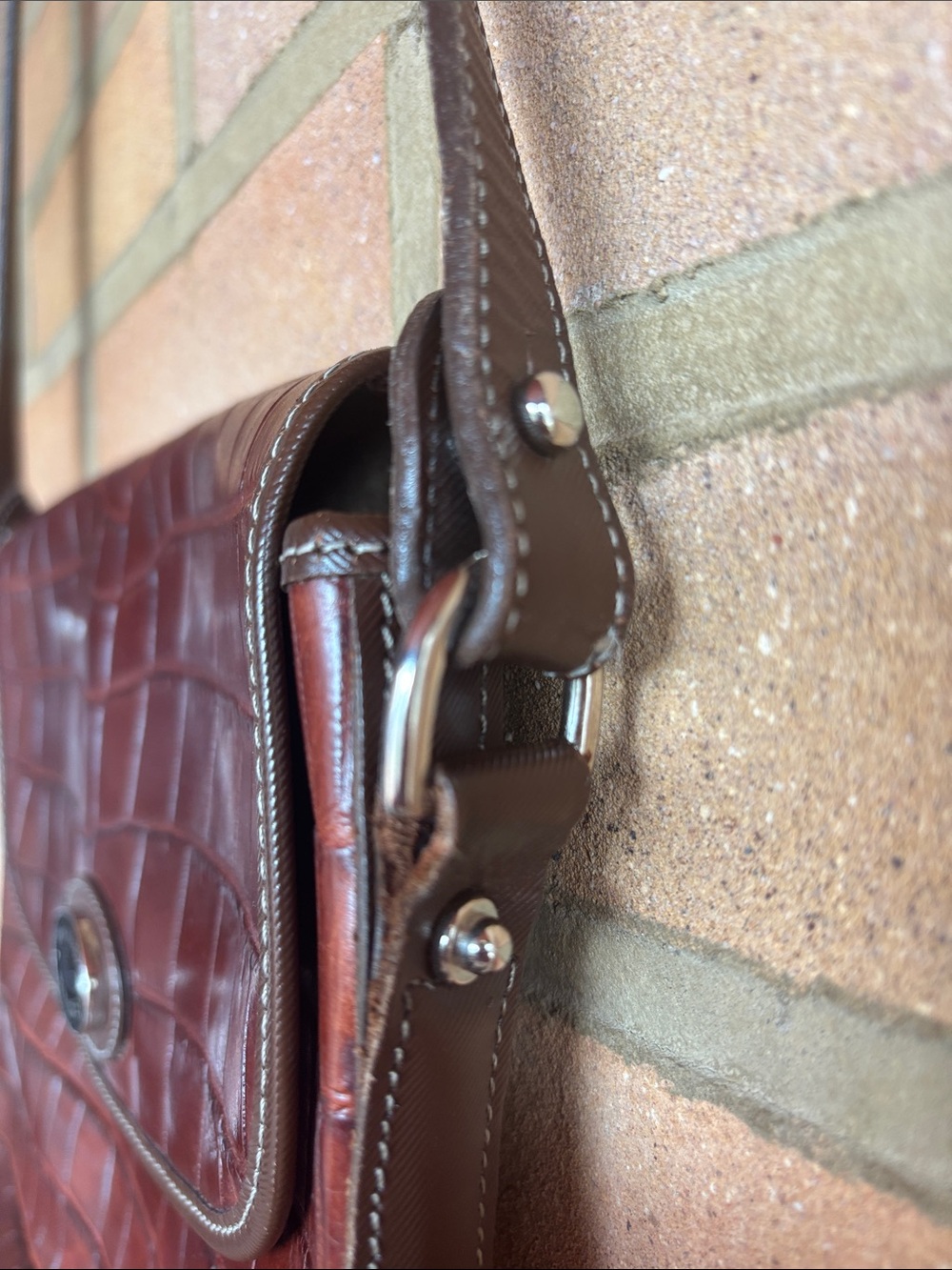 Vintage Dooney & Bourke Bayou Alligator Embossed Brown Leather Crossbody Bag, - Picture 4 of 15
